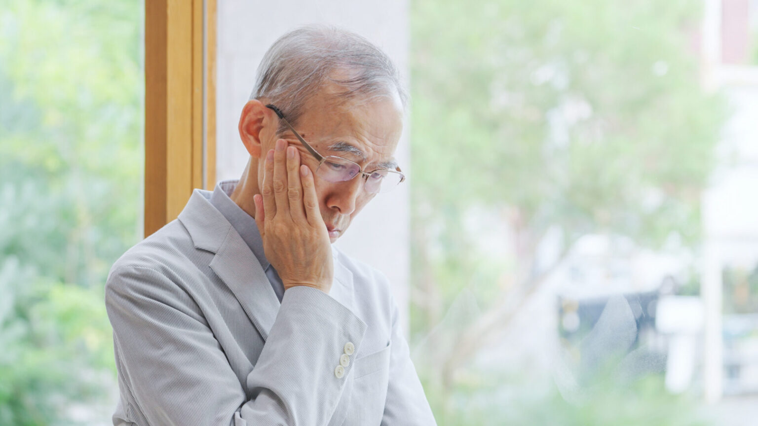 孤独死する3つの原因と対策方法とは？周囲に与える影響も解説 | カナエル・ノート
